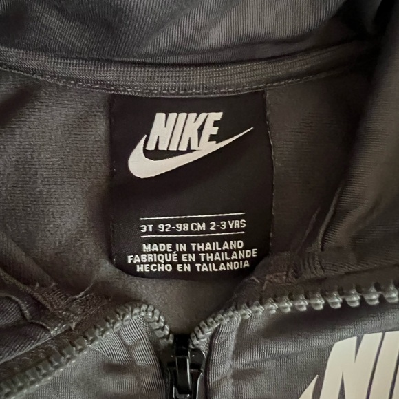 Nike Boys Zip-up Size 3T - Picture 2 of 2
